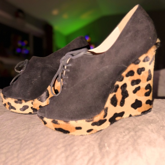 Authentic Prada suede leather pony’s hair black & leopard print lace up wedge - Picture 5 of 10